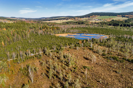 Chalupska 沼地鸟瞰在秋天, 山, 国家公园, 捷克共和国