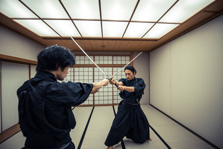 日本传统道场的武士训练照片