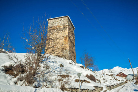 Mestia 的中世纪塔在高加索山脉, 上部 Svane