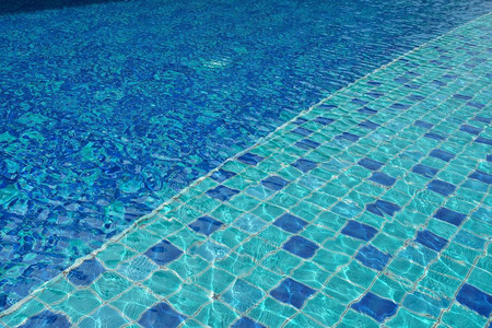 泳池底水为背景照片