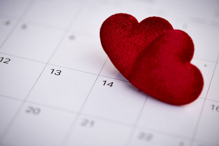 日历与红色标记在2019年2月14日。情人节概念