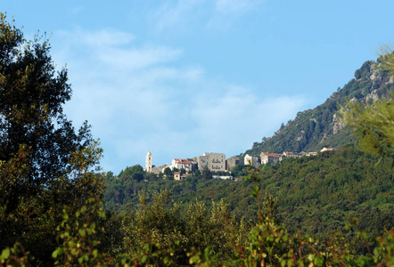上科西嘉山的圣玛丽亚 di Poggio 村