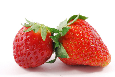 白色背景草莓