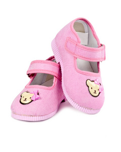 一双粉红色的婴儿鞋