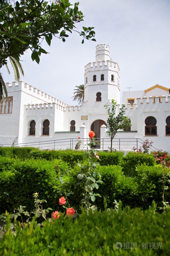 花园里的阿拉伯建筑