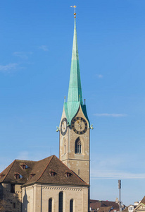 在苏黎世，瑞士 Fraumunster 大教堂的钟塔