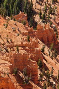 在犹他州的雪松刹车国家公园的红色岩石露头 巫毒 的一部分
