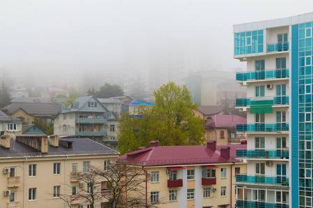 在雾，俄罗斯索契的视图