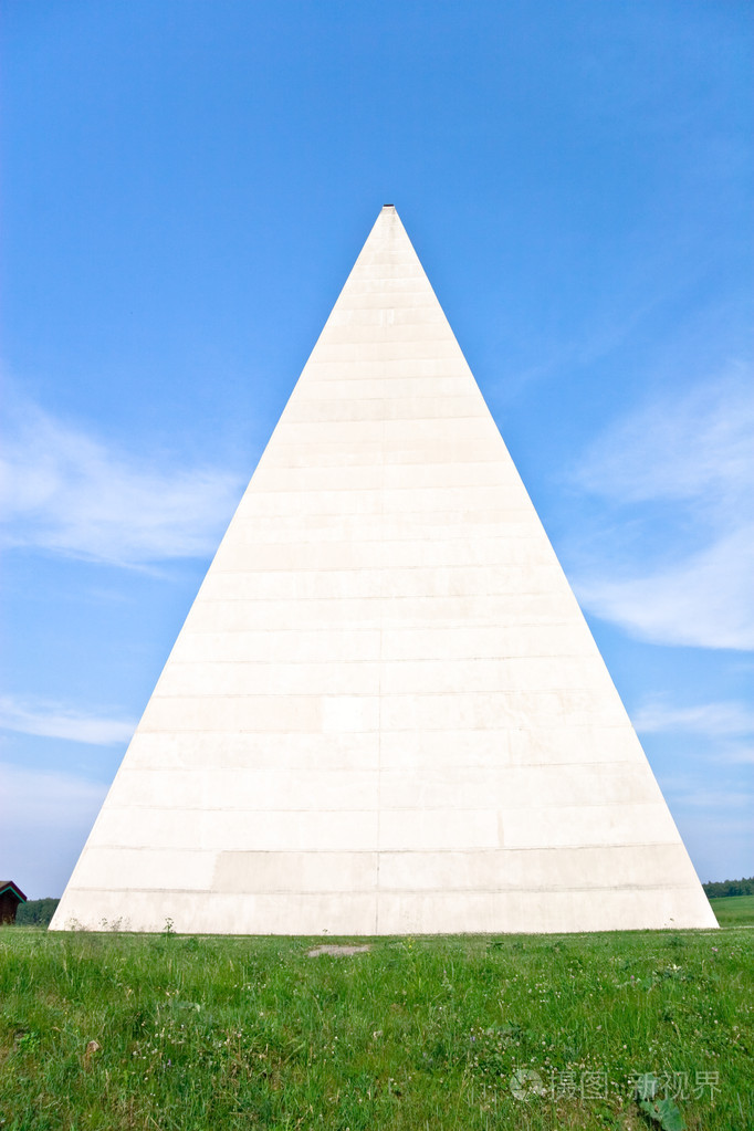 金字塔角锥状物