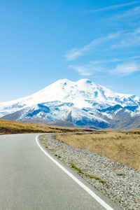 白天到山 Elbrus 的路