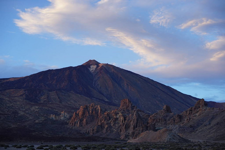 特内里费岛的德火山。西班牙。加那利群岛。德是特内里费岛的主要景点。火山本身和周围的区域形成德国家公园