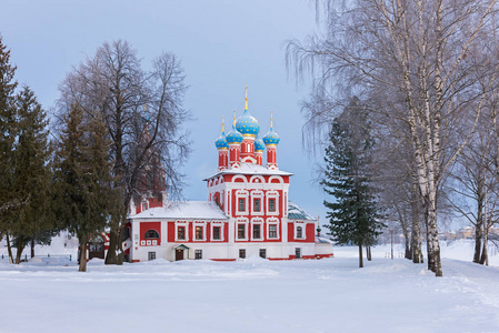Tsarevich 梅德韦杰夫教会在 Uglich 克里姆林宫的血液在冬天, 俄罗斯