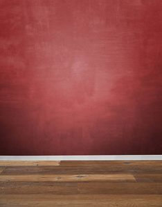 红质感墙和硬木地板