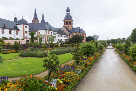 修道院 Seligenstadt 本笃会修道院和庭院