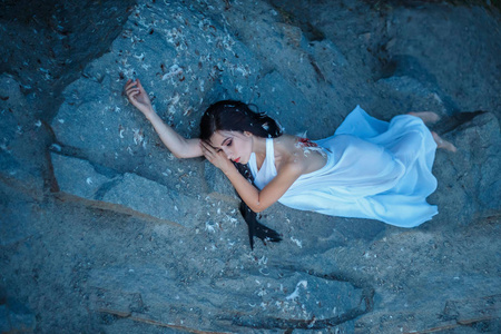 堕落校花校长图片