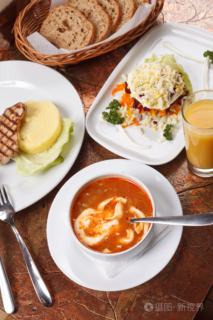 美味可口的晚餐