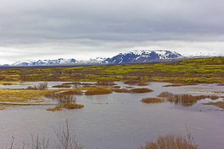 冰岛与雪峰山景观