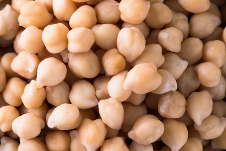 在碗里的鹰嘴豆鹰嘴豆是有营养的食物。健康素食