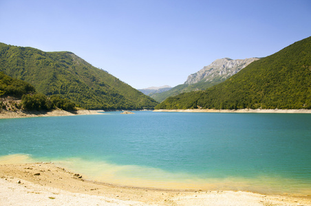 高山湖泊