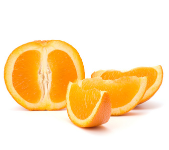 白色背景下分离出的橙果片