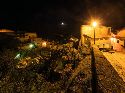 晚上 Stilo 村, 卡拉布里亚, 意大利