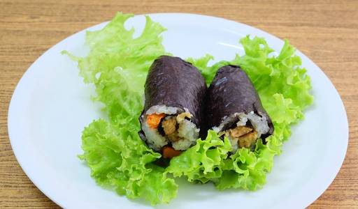 日本水稻 Maki 寿司卷东西用豆腐 胡萝卜