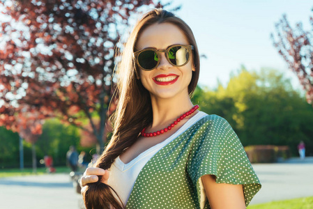 小女孩笑容图片