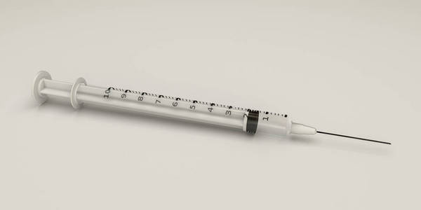 白色背景上孤立的胰岛素注射器