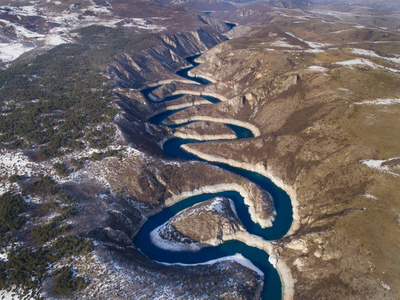 塞尔维亚 Uvac 峡谷的空中影像