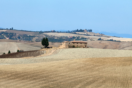皮恩扎周围的山丘和意大利托斯卡纳的Monticchiello。