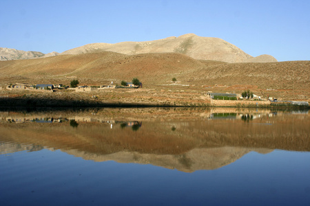 挽梦忆笙歌类似(一种类似安特卫普蓝的)深蓝色颜料照片