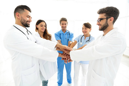 成功的一个医生小组在白色背景上的背景图像