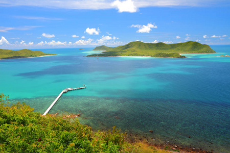 美丽的蓝色海景在考马町码头 Samaesan 岛姜