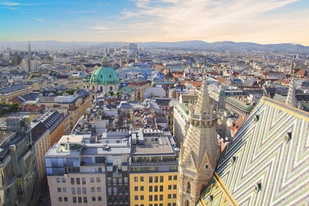 从观景台在奥地利维也纳圣史蒂芬大教堂的圣伯多禄大教堂的视图