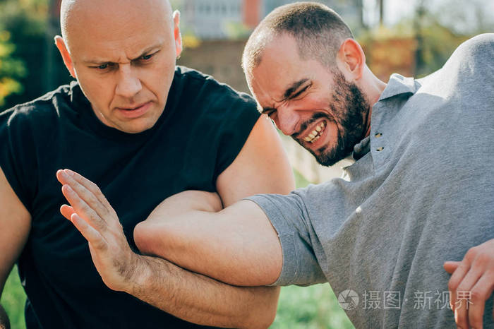 街头战斗照片-正版商用图片03l217-摄图新视界