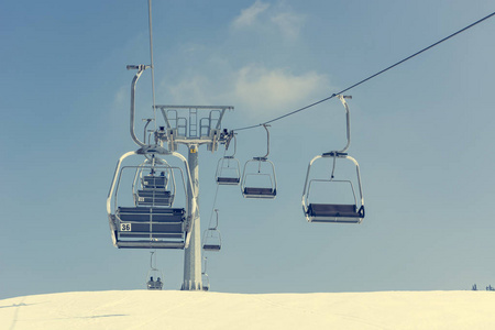 滑雪场滑雪缆车