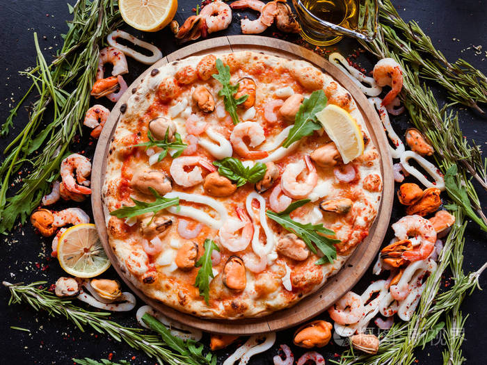 海鲜比萨传统意大利菜