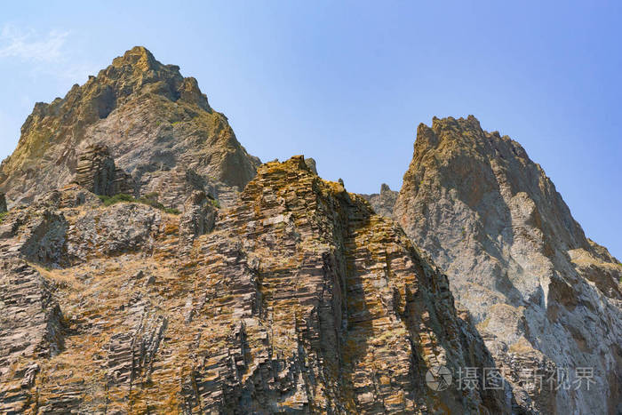 高石山在天空背景