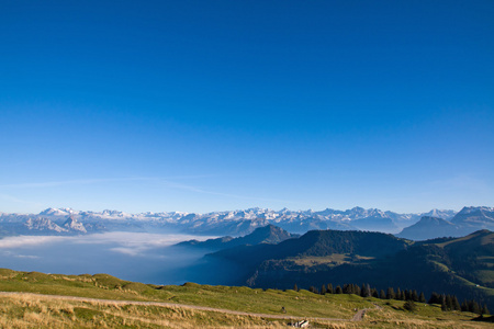 阿尔卑斯山的全景