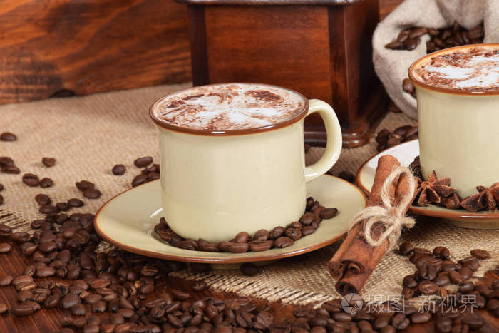 牛奶泡沫巧克力咖啡