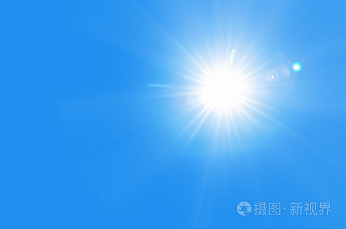 太阳照耀着蓝天