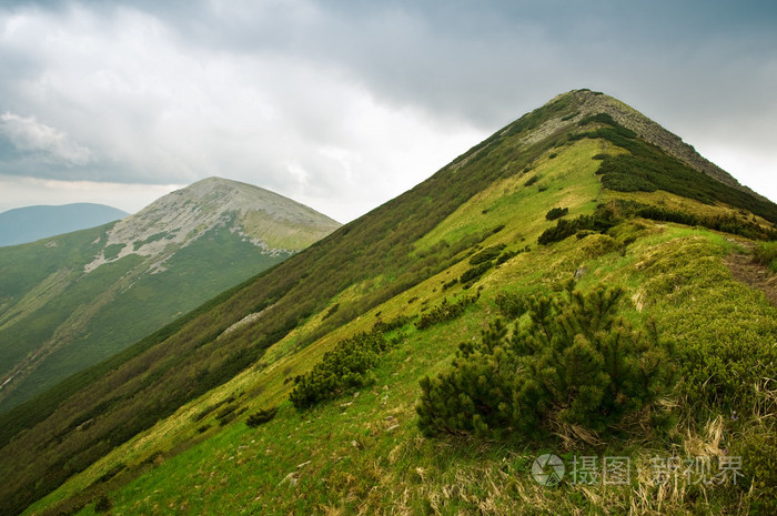 小山山冈斜坡