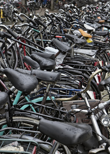 荷兰阿姆斯特丹自行车停车场