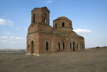 二战期间旧教堂被毁。 罗斯托夫