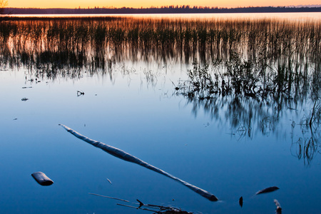 日落时的加拿大湖