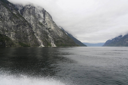 Naeroyfjord 和 Aurlandsfjord