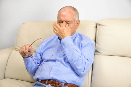 老人看起来压力照片