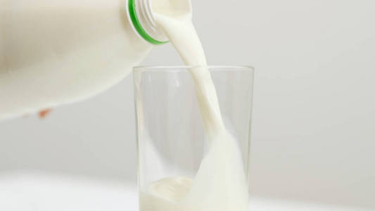 鲜奶饮用天然营养钙蛋白图片