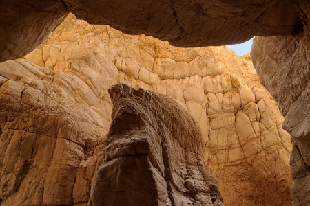 沙漠大峡谷或洞穴