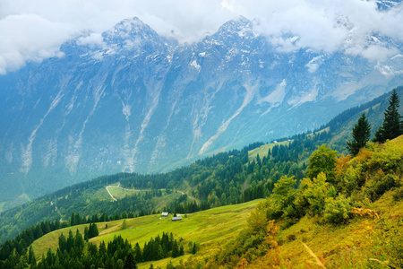 巴伐利亚阿尔卑斯与雄伟的山